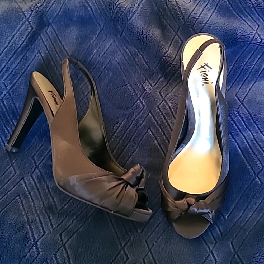 Fioni black strap heels